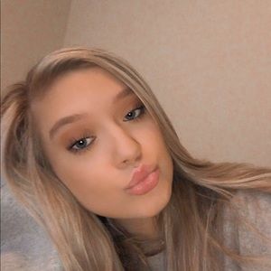 Meet your Posher, Katelyn